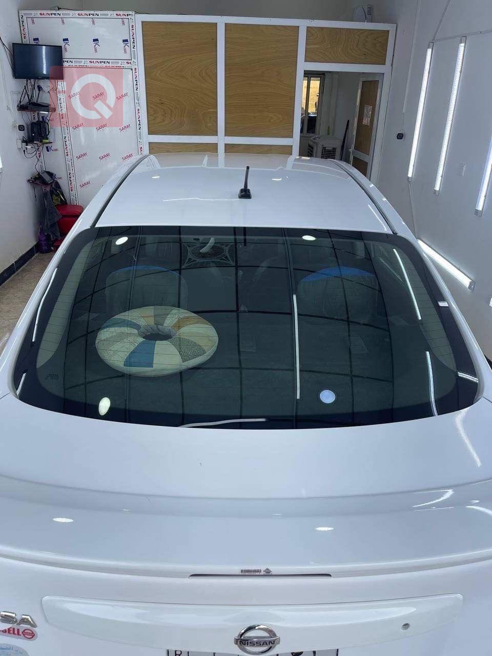 نيسان فيرسا